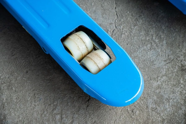 Тележка гидравлическая 2500 кг 1150 мм нейлоновые колеса TOR RHP